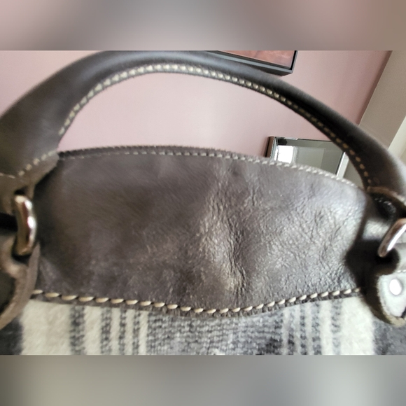 *RARE* Roots x Pendleton grey smoke bag...only one. Very collectible. - Picture 5 of 9